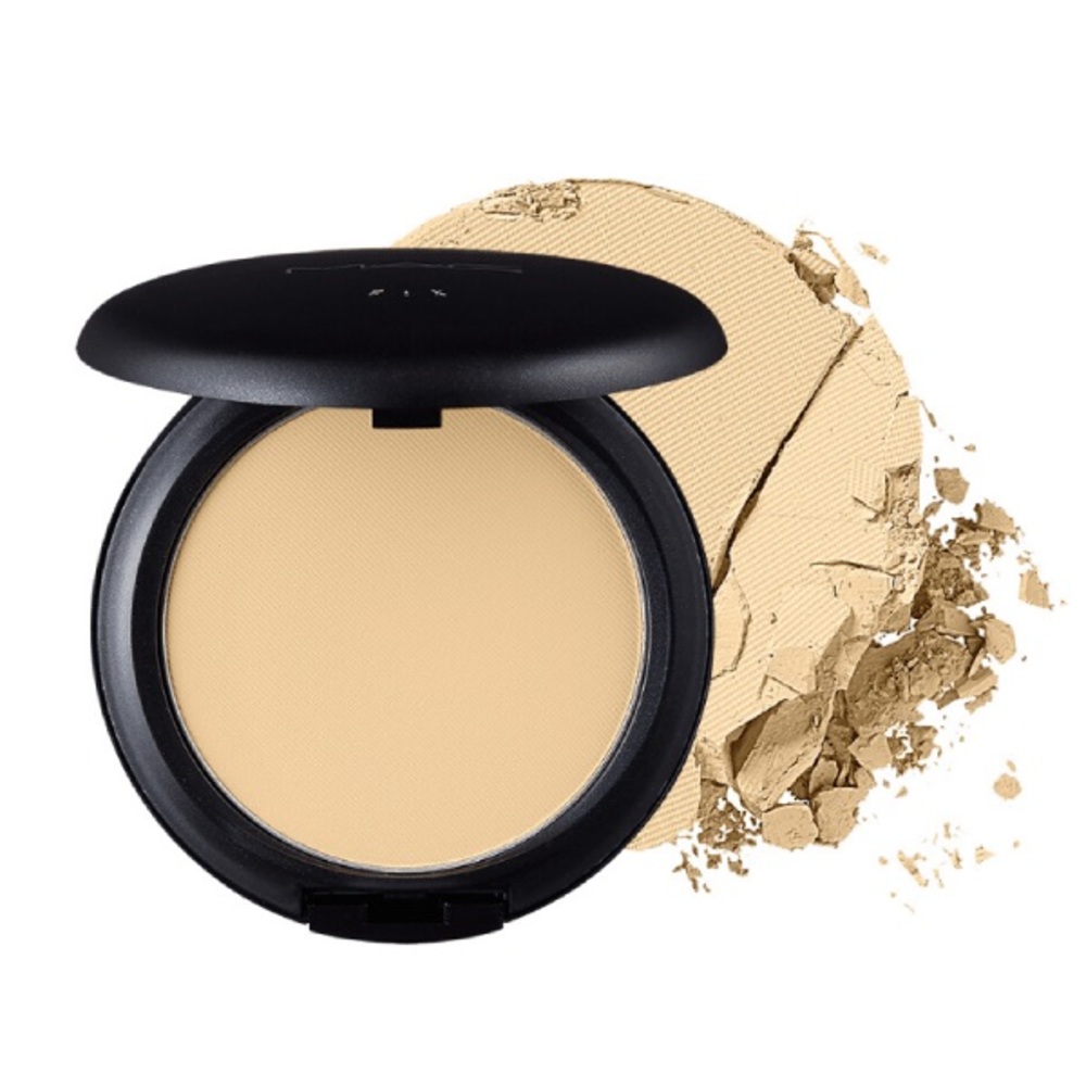 🌹SOLD 🌹🌹🌹💕💕MAC NC20 Studio Fix Pressed Face Powder Compact -